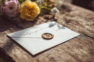 Répondre à une invitation de mariage avec humour